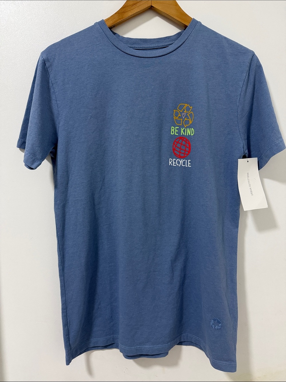 URBAN OUTFITTERS Be Kind Recycle Graphic Tee - Blue